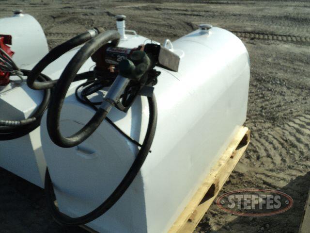 Fuel tank, approx. 160 gal., 26-x24-x5-, _1.JPG